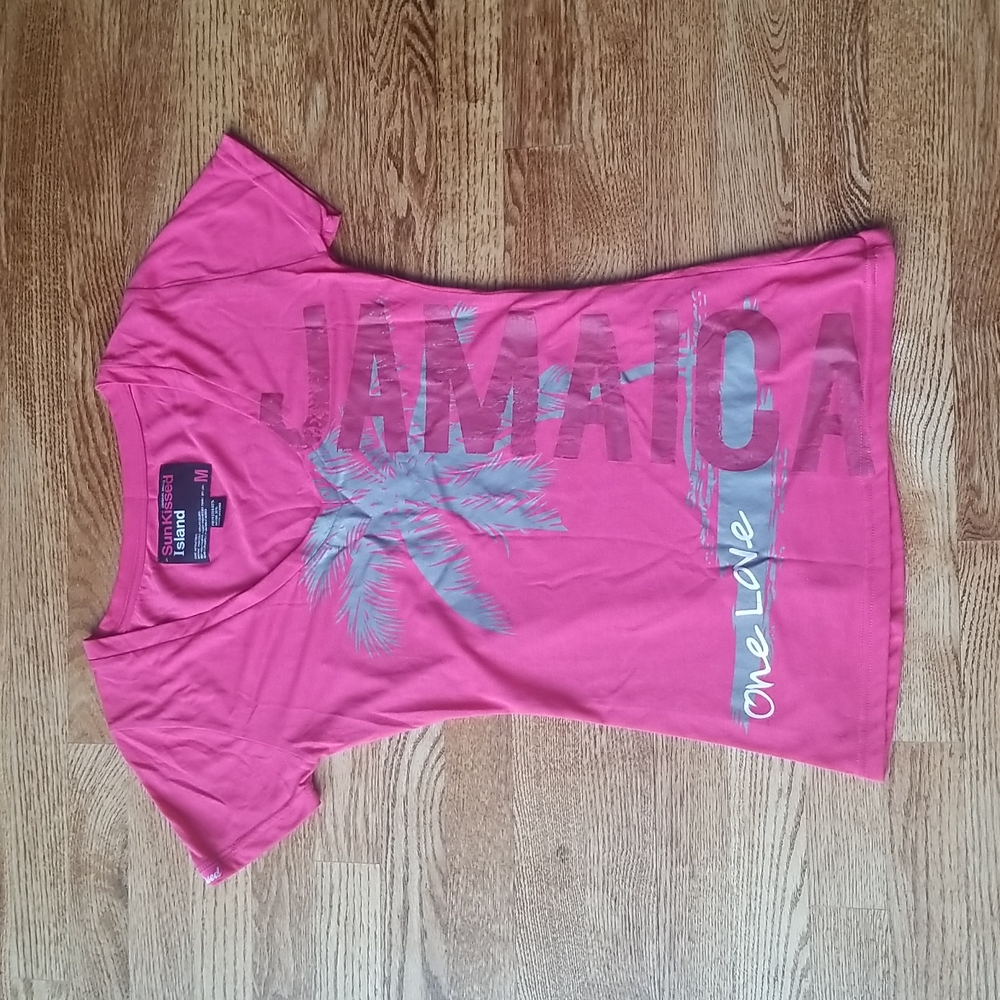(M) Sun Kissed Island Jamaica Themed Tee 💕 Rayon Blend Classic Short Sleeve Tee